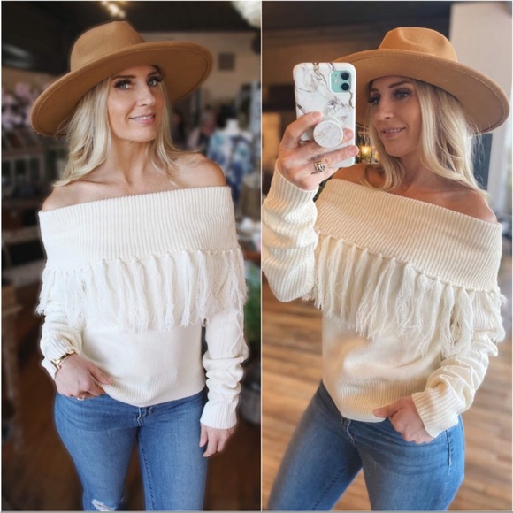 New! Off the shoulder boho fringe sweater - Picture 2 of 10